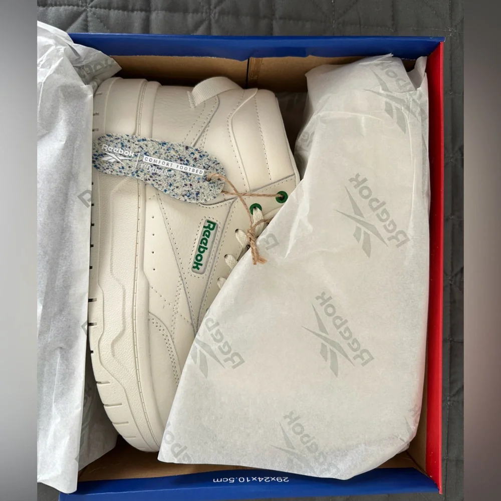 NWB Reebok Leather Tech Geo White Women’s High Tops - Picture 2 of 11
